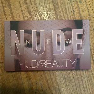 Huda beauty Nude🌺🌼🌻